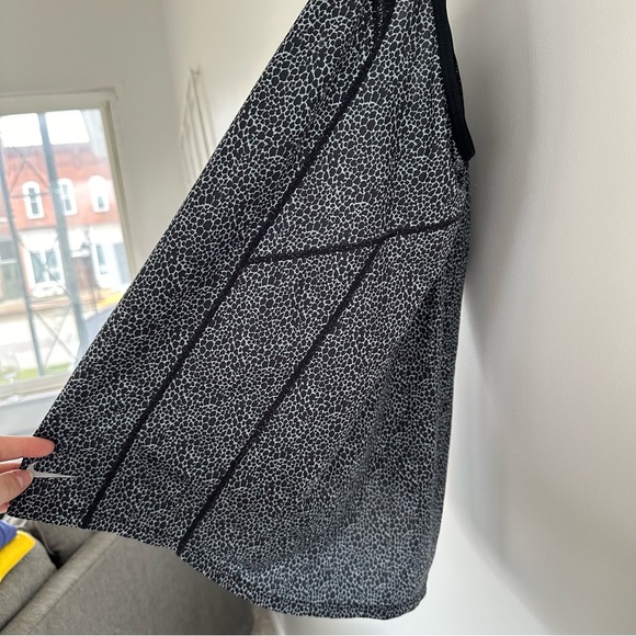 Nike Dri-Fit Mesh Top Pinched Racerback Cheetah Tank Size Medium/Large - Picture 3 of 6